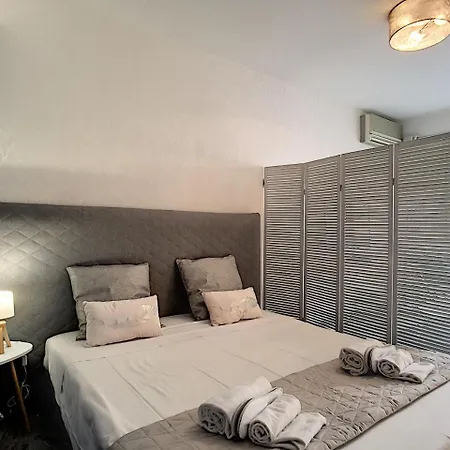Nestor&jeeves - Nevada - - Close Sea Apartmán *